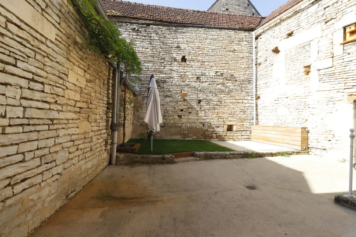  à vendre maison de village Saint-Vinnemer Yonne 2