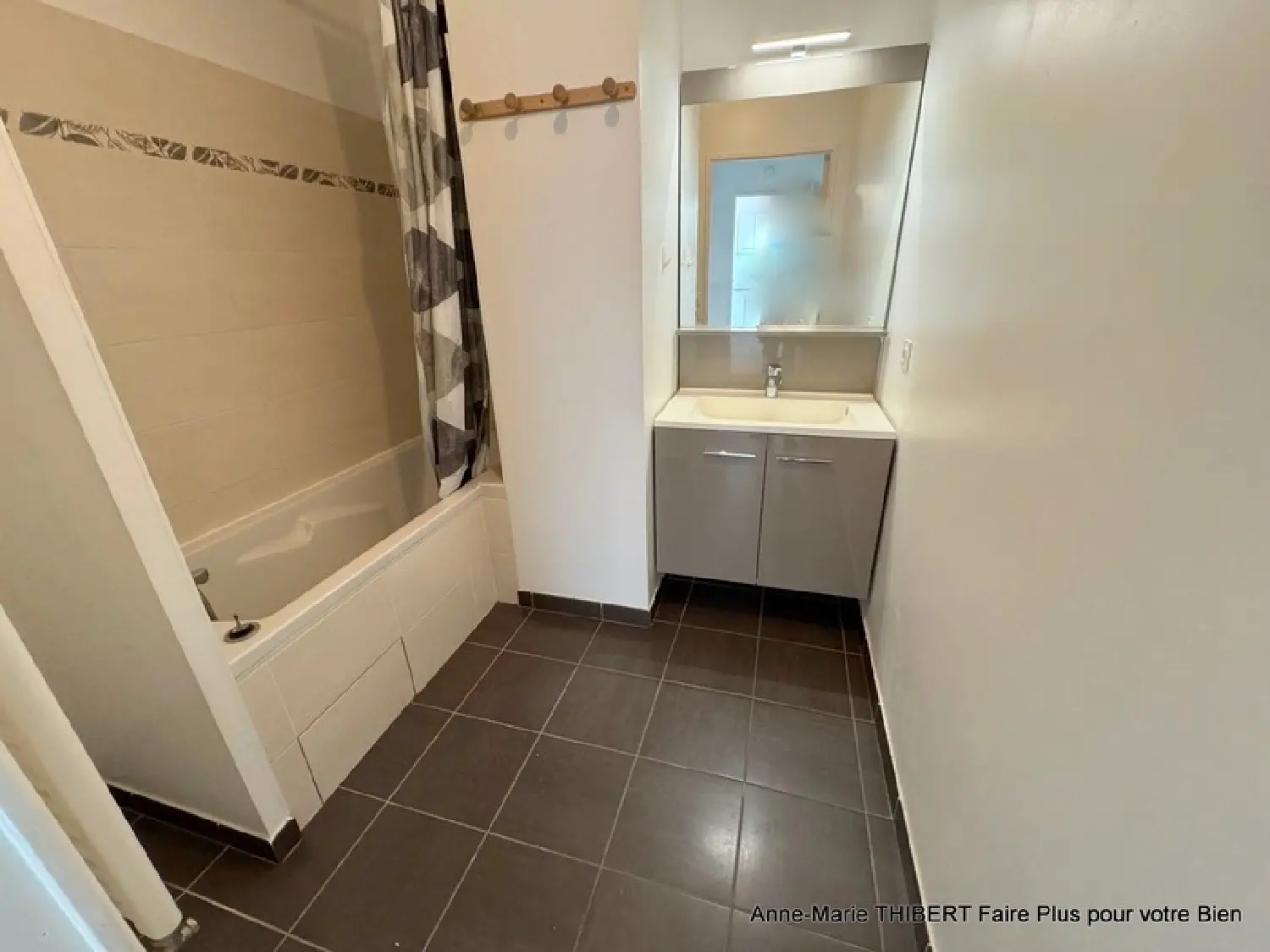  for sale apartment Décines-Charpieu Rhône 7