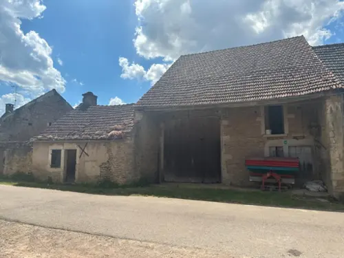 Pouilly-en-Auxois Côte-d'Or schuur foto 7112727
