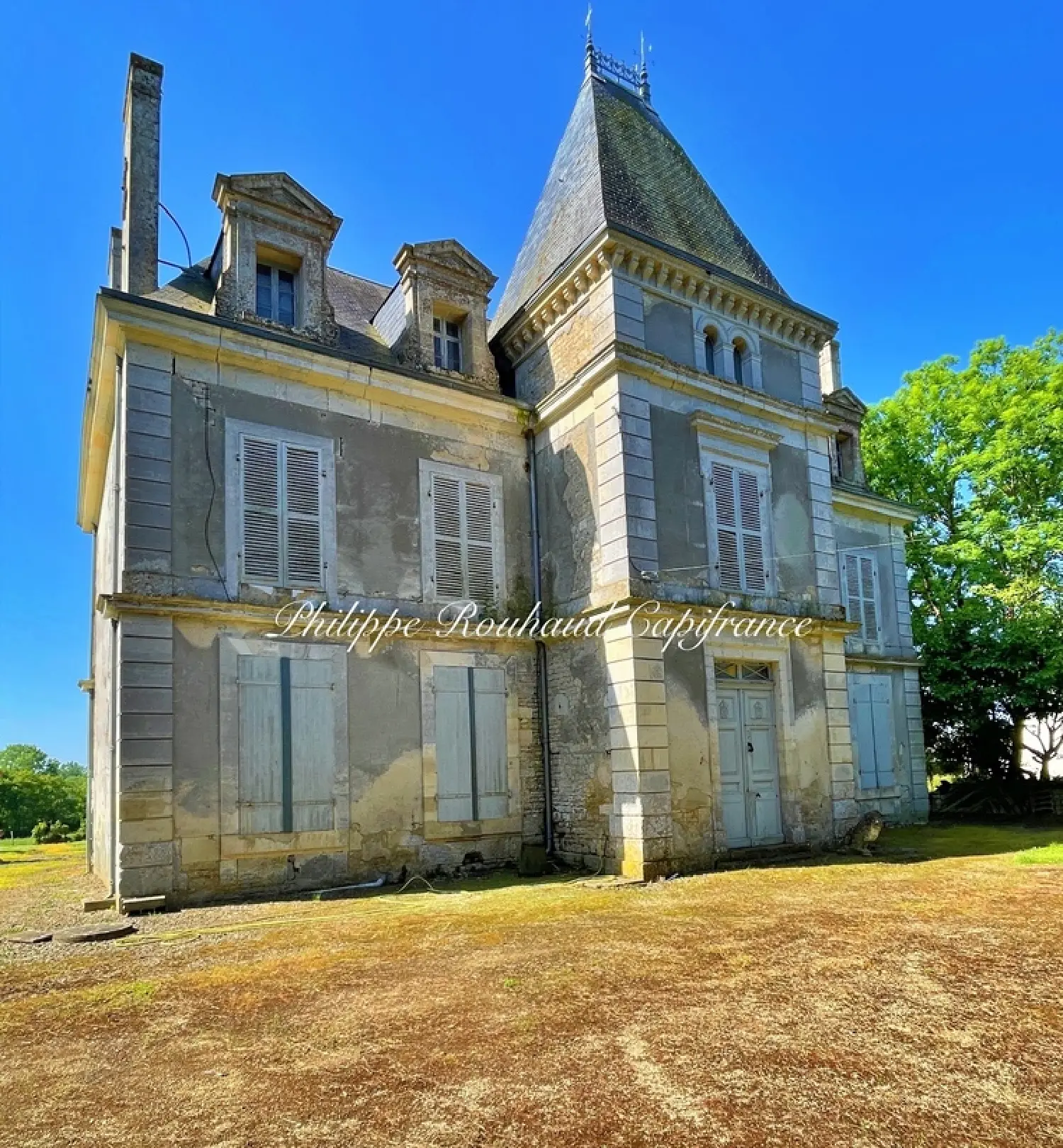  te koop kasteel Puy-de-Serre Vendée 2