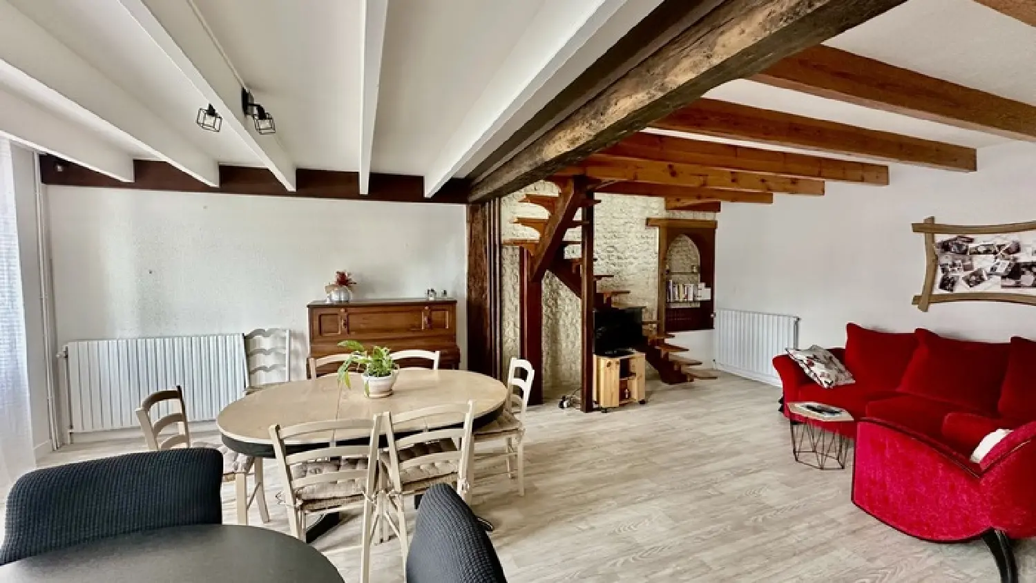  te koop stadshuis Saint-Hilaire Charente 5