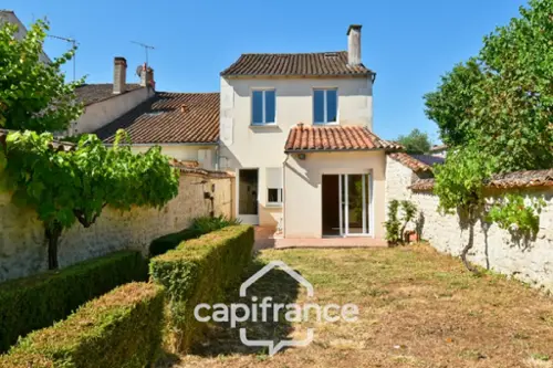 Saint-Jean-d'Angély Charente-Maritime Stadthaus Bild 7112787