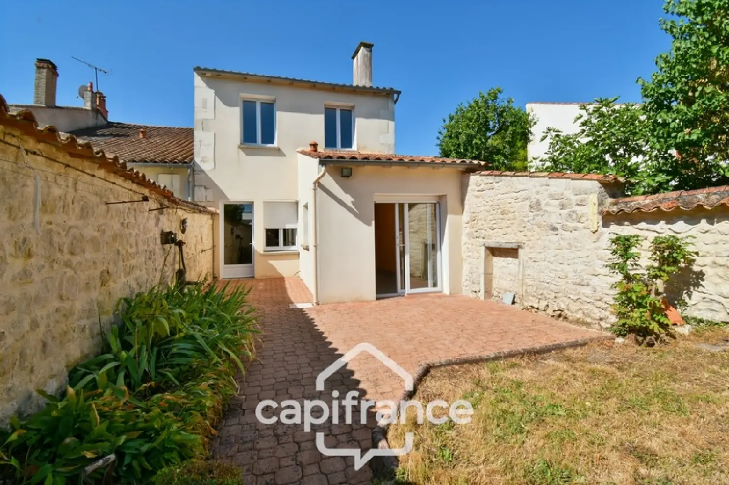  à vendre maison de ville Saint-Jean-d'Angély Charente-Maritime 2