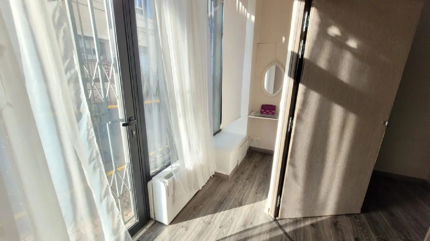  te koop bedrijfsruimte/ kantoor Puissalicon Hérault 1