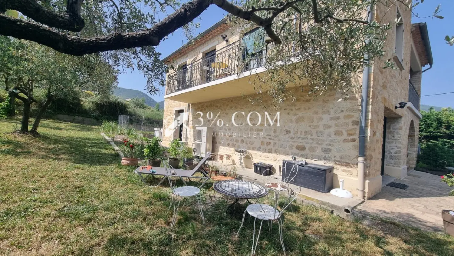  en venta casa rústica Pierrelongue Drôme 2