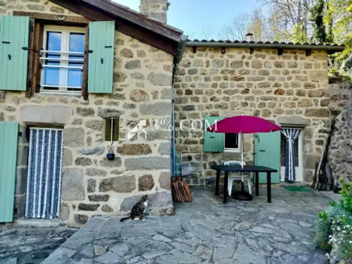 à vendre ferme Saint-Genest-Lachamp Ardèche 2