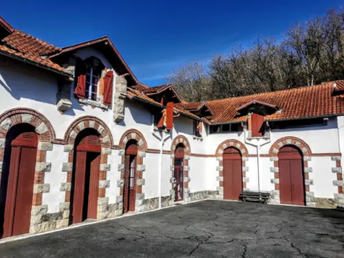 Cambo-les-Bains Pyrénées-Atlantiques huis foto 7109382