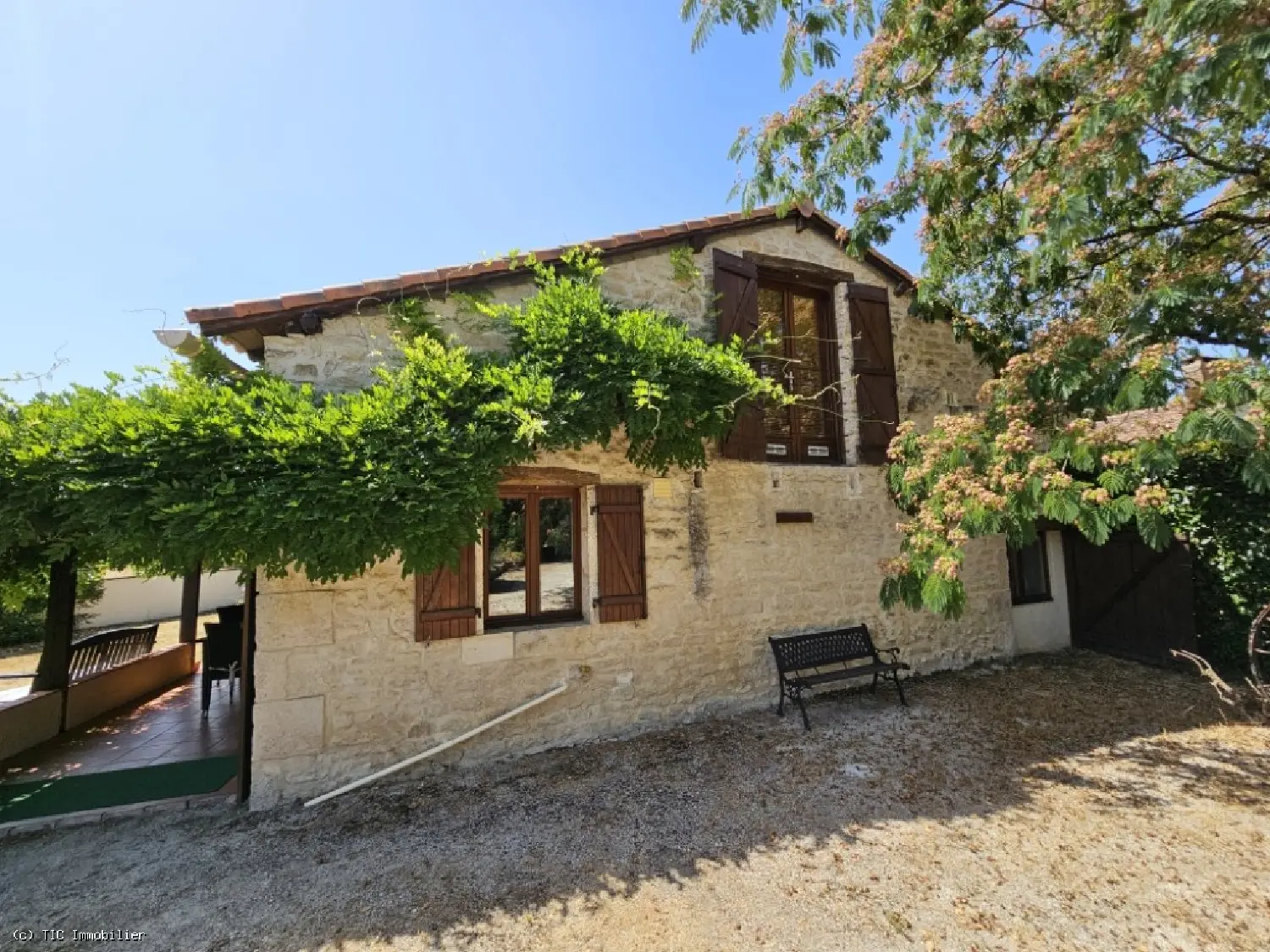  te koop huis Champagne-Mouton Charente 1