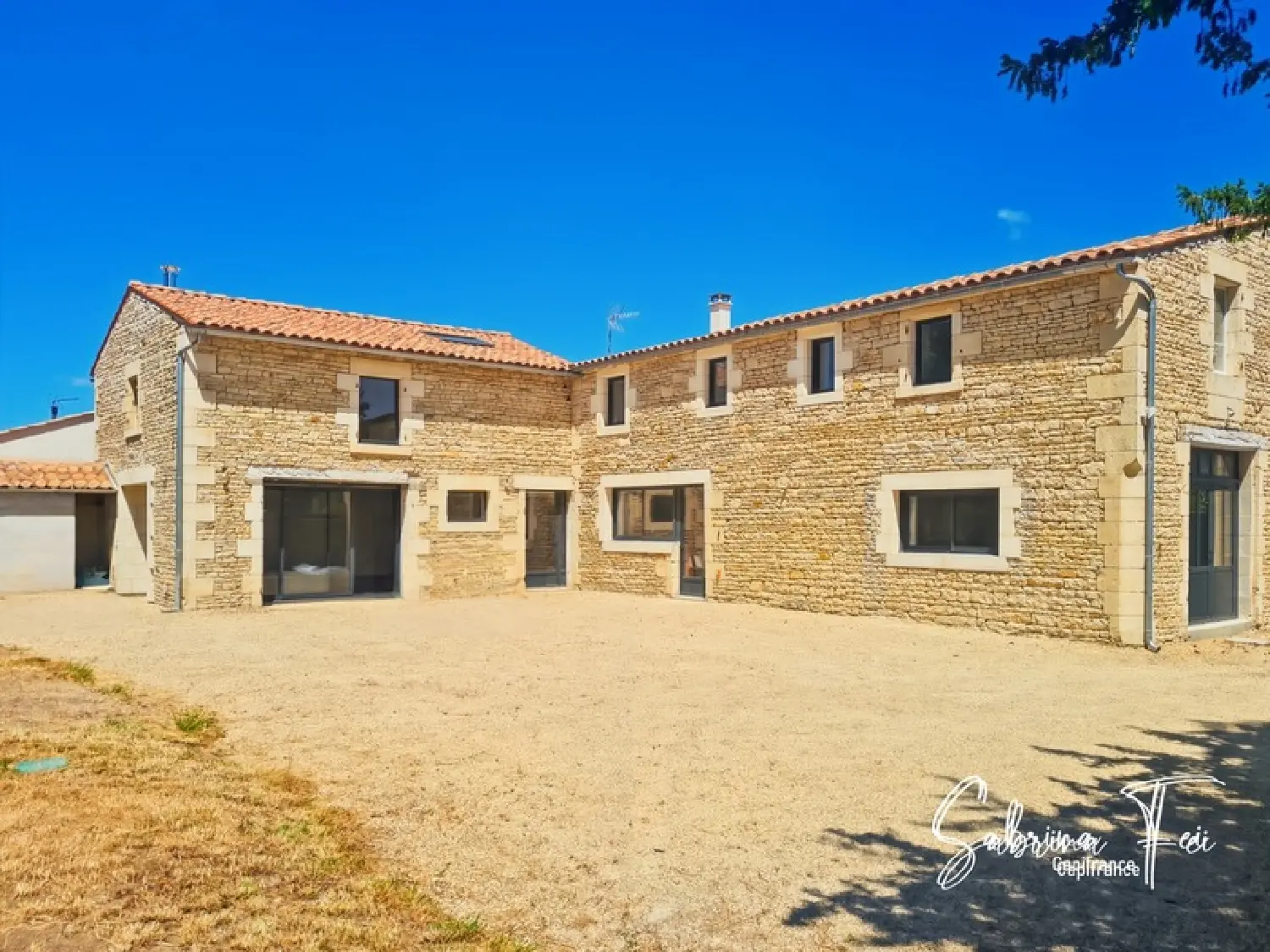 for sale house Courçon Charente-Maritime 1