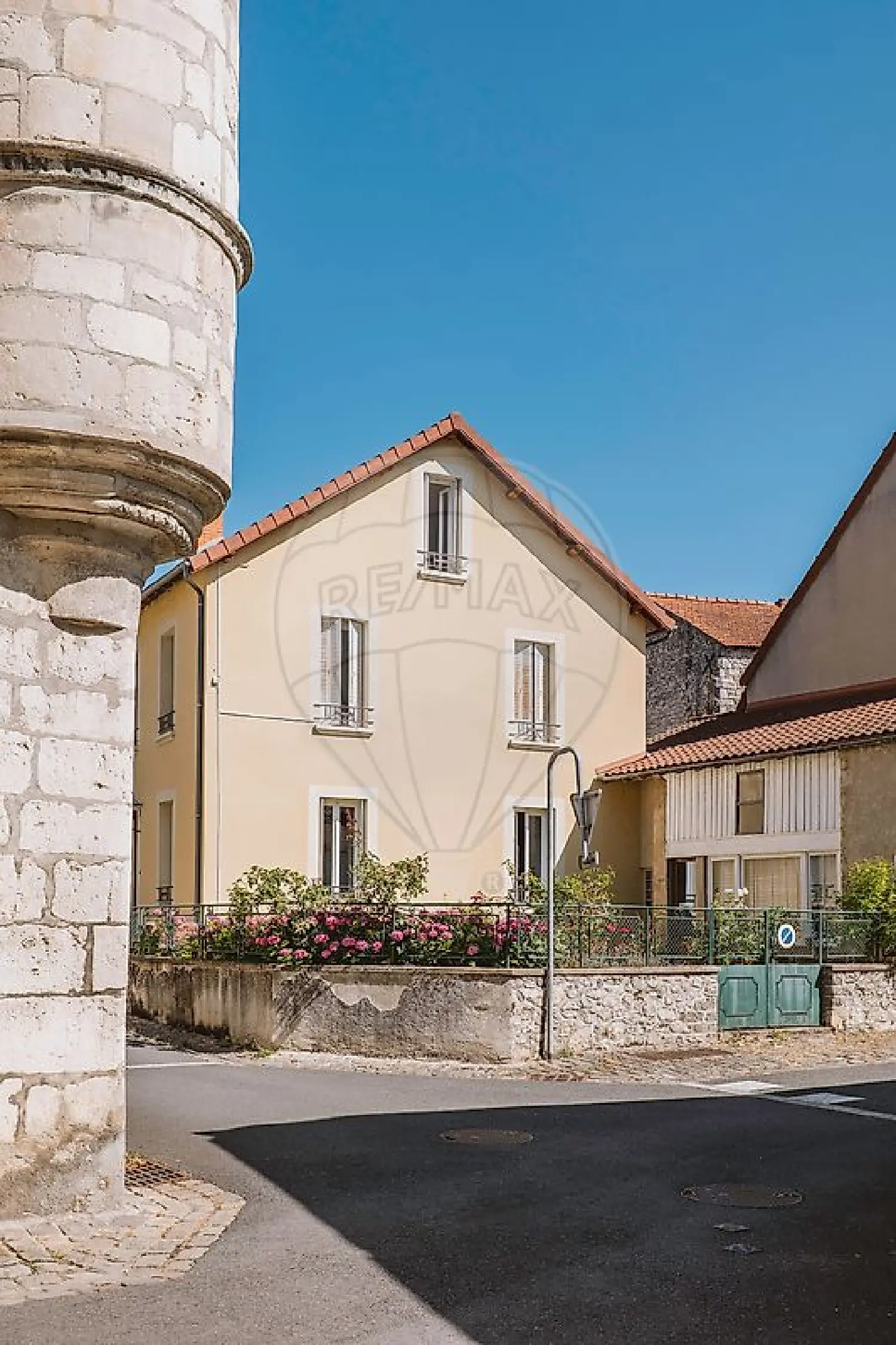  for sale house Ébreuil Allier 2