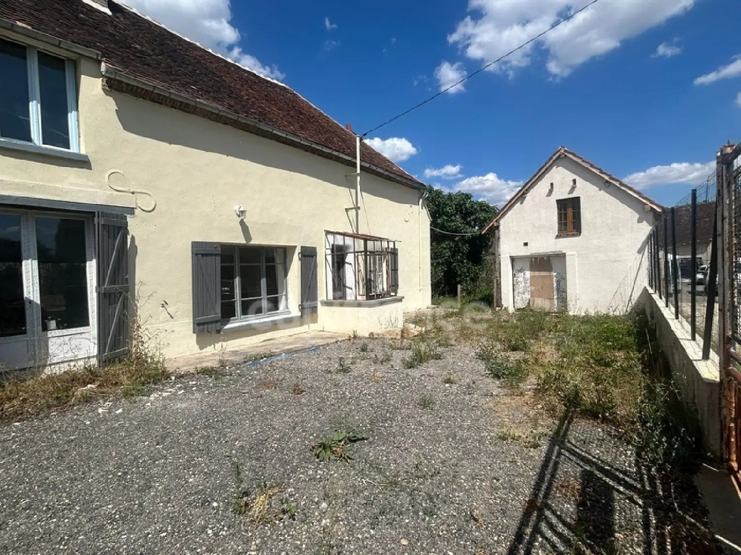  for sale house La Celle-Saint-Cyr Yonne 2