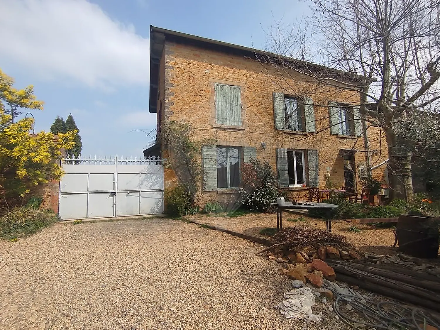  te koop huis Lacenas Rhône 1