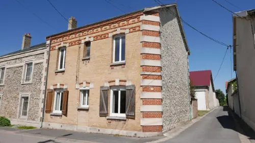 Le Châtelet-sur-Retourne Ardennes huis foto 7111260