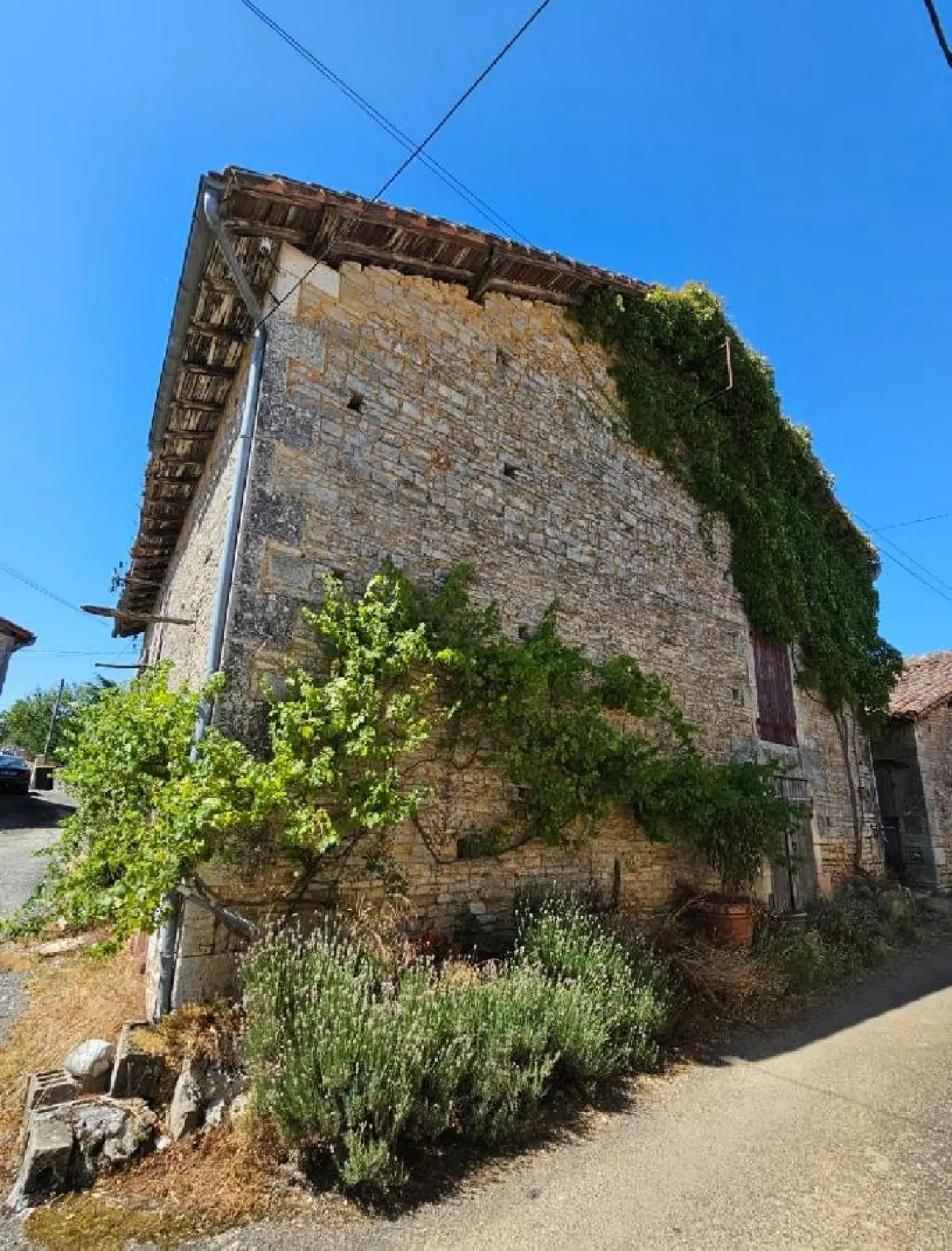  à vendre maison Nanteuil-en-Vallée Charente 5