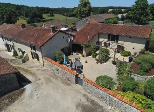 Nanteuil-en-Vallée Charente huis foto 7116655