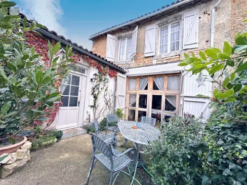 Nanteuil-en-Vallée Charente maison foto 7109564
