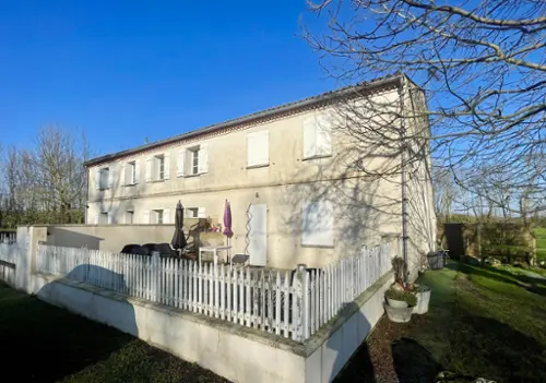 Néré Charente-Maritime huis foto 7109441