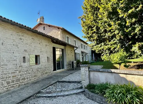 Périgné Deux-Sèvres huis foto 7109541