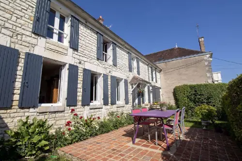 Saint-Bris-le-Vineux Yonne huis foto 7106023