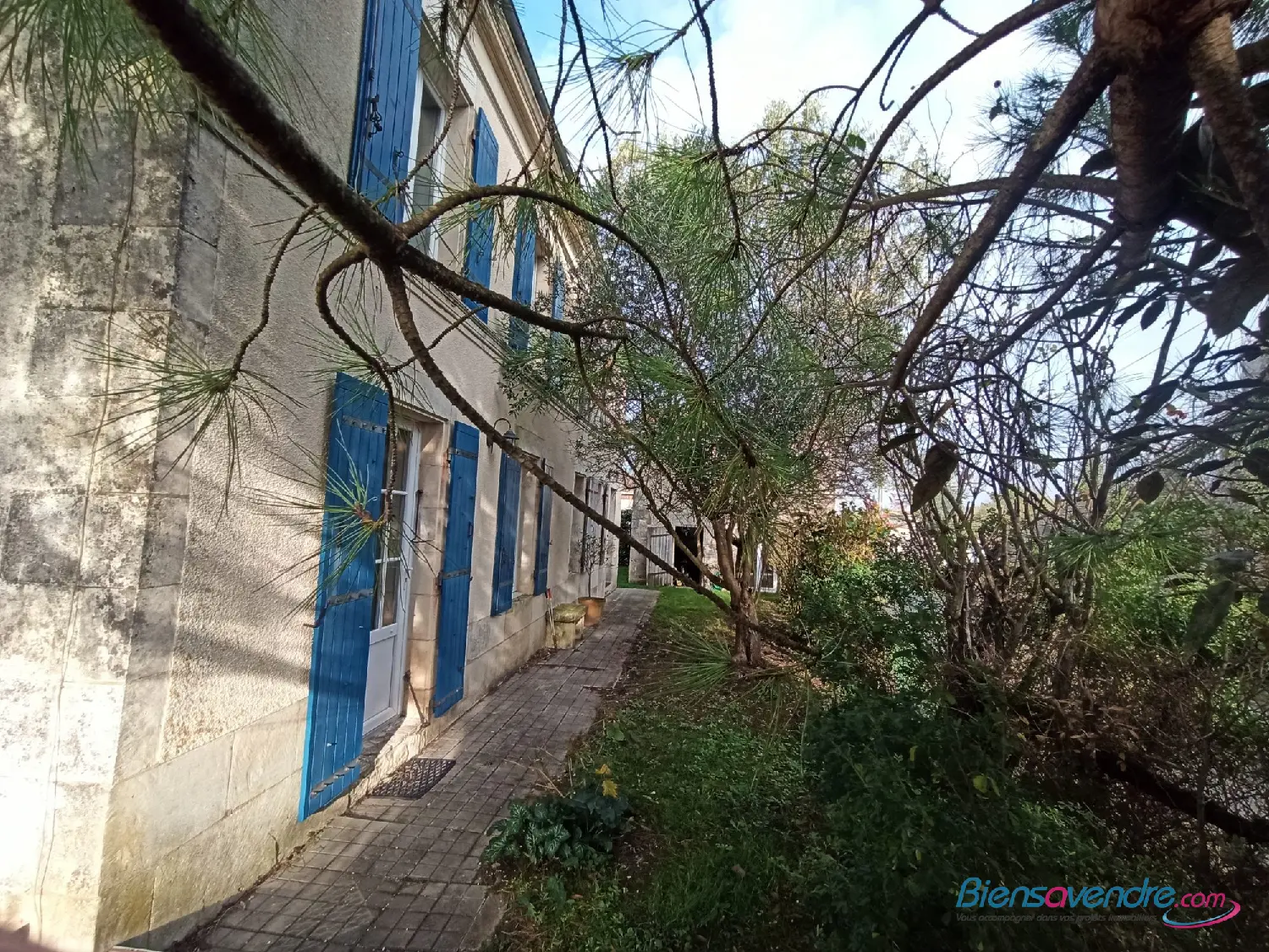  for sale house Saint-Jean-d'Angély Charente-Maritime 2
