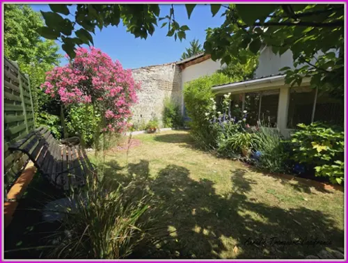 Saint-Jean-d'Angély Charente-Maritime maison foto 7110132