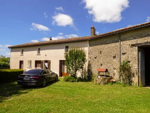 Sauzé-Vaussais Deux-Sèvres huis foto 7105626