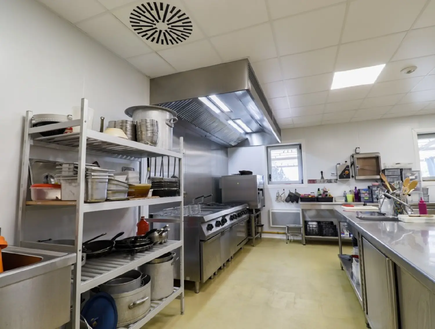  for sale restaurant Saint-Amans-Valtoret Tarn 8