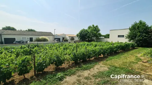 Niort Deux-Sèvres terrein foto 7110558