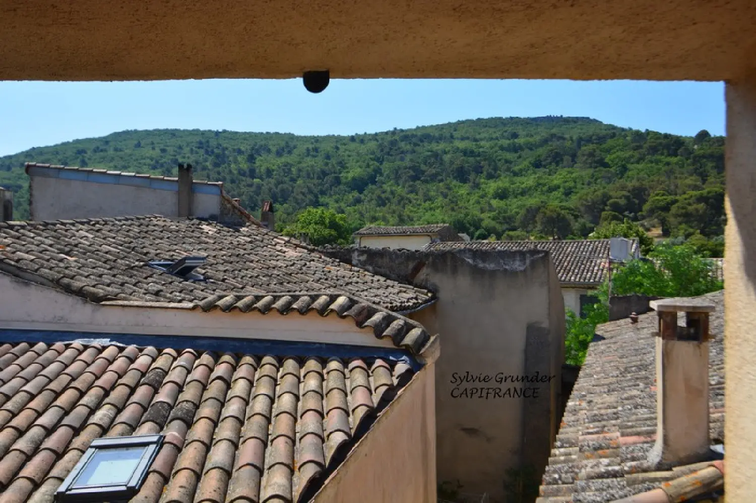  à vendre maison de village Alleins Bouches-du-Rhône 1