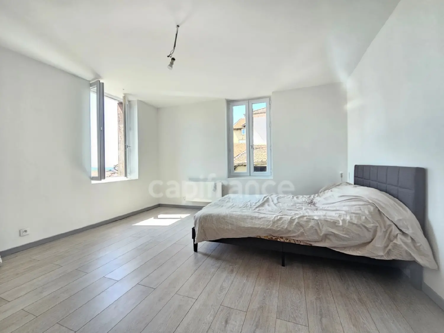  en venta casa de pueblo Panissières Loire 5