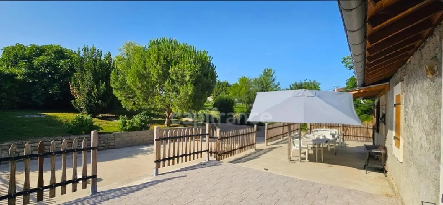  te koop dorpshuis Poligny Jura 2