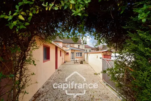 Saint-Germain-du-Bois Saône-et-Loire Dorfhaus Bild 7107313