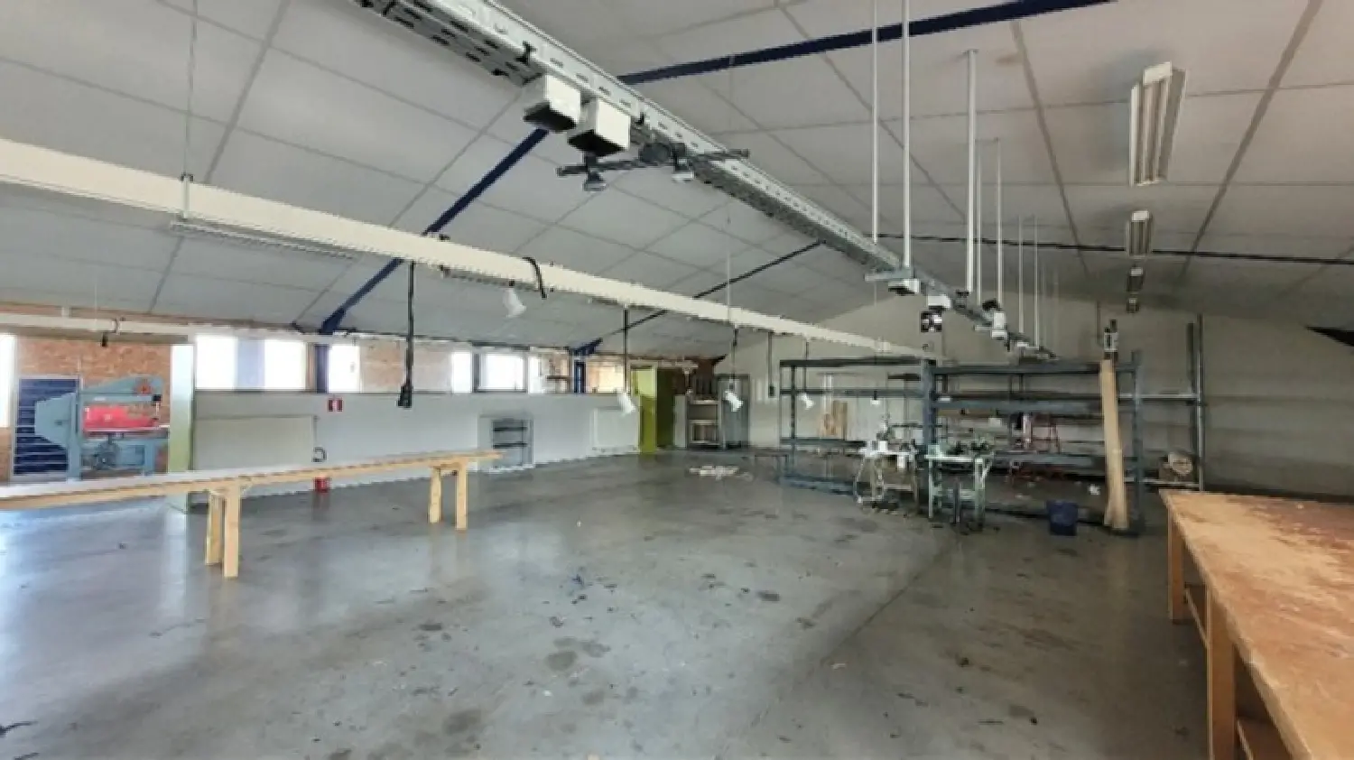  for sale office Neulise Loire 2