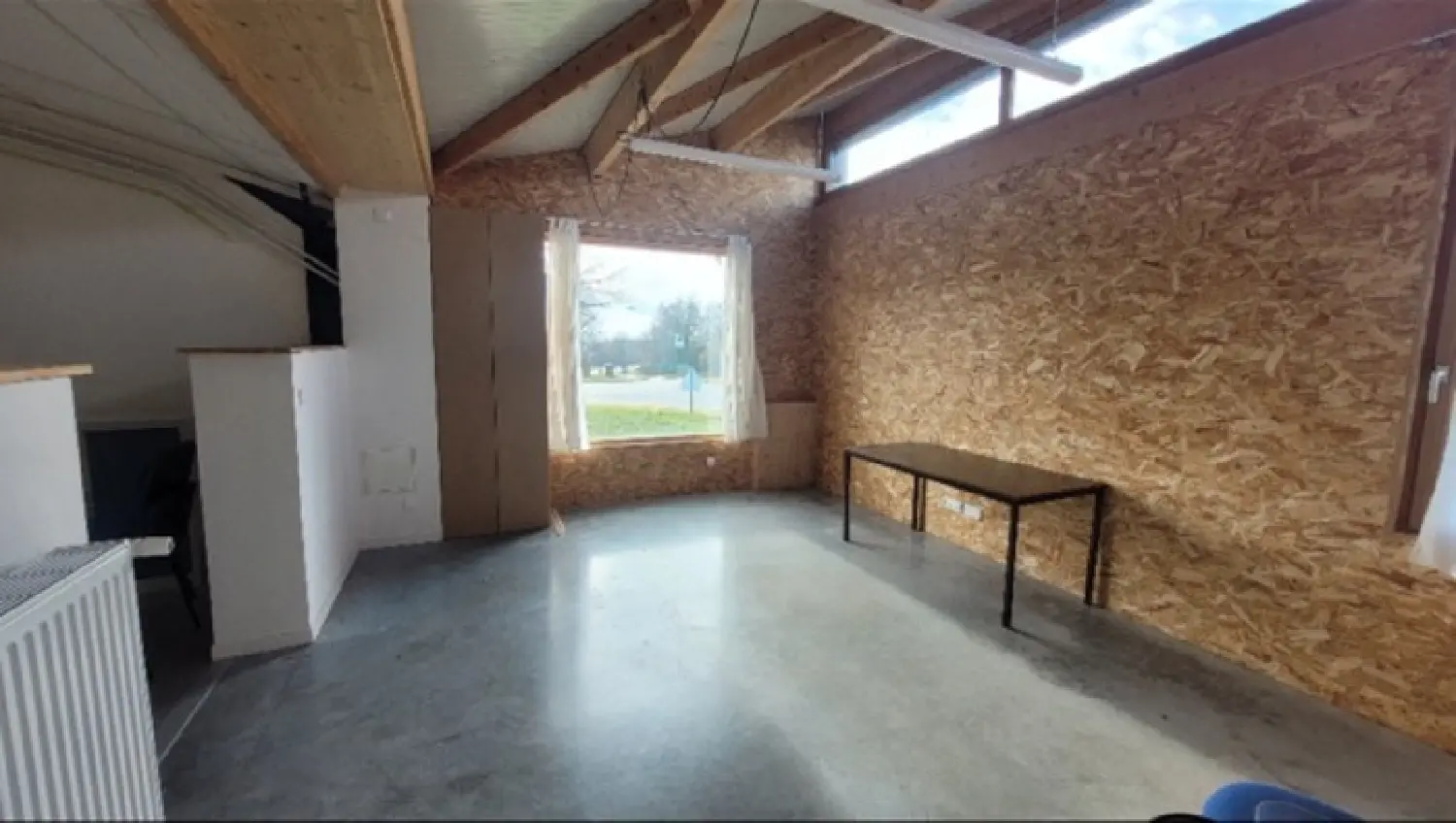  for sale office Neulise Loire 3