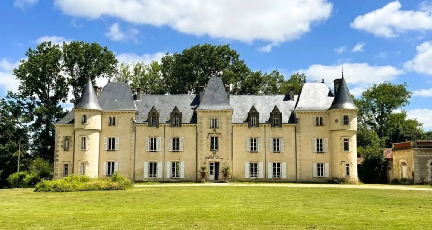  for sale castle La Roche-sur-Yon Vendée 3