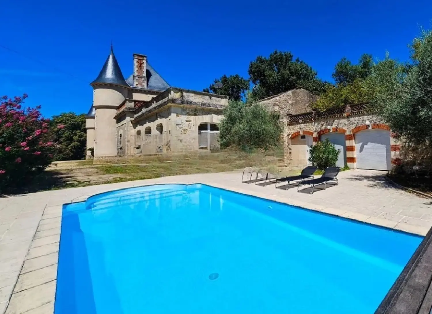  for sale castle La Roche-sur-Yon Vendée 8