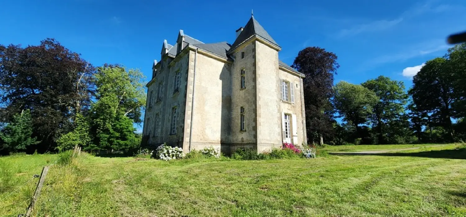  for sale castle Pouzauges Vendée 2