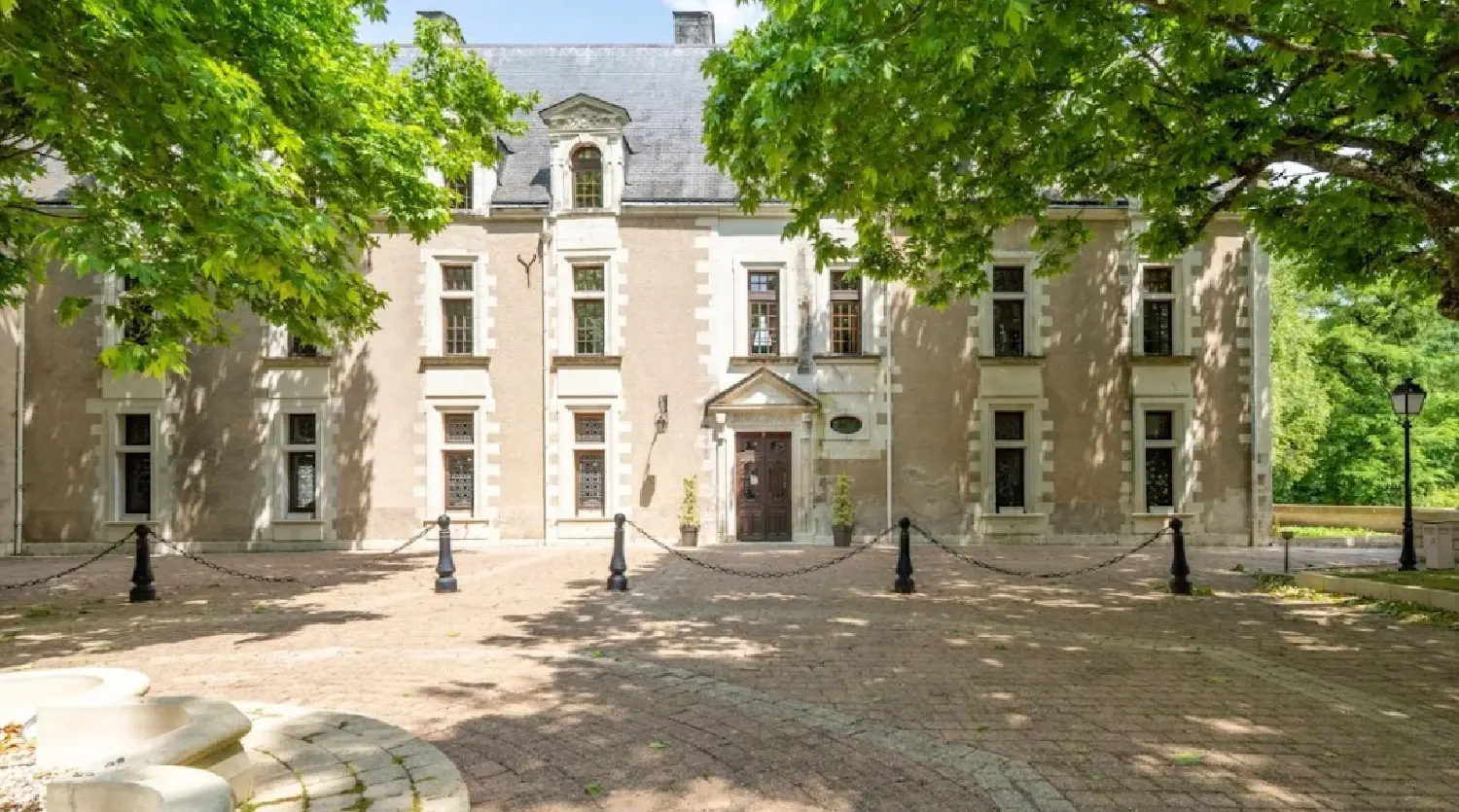  te koop kasteel Tours Indre-et-Loire 1