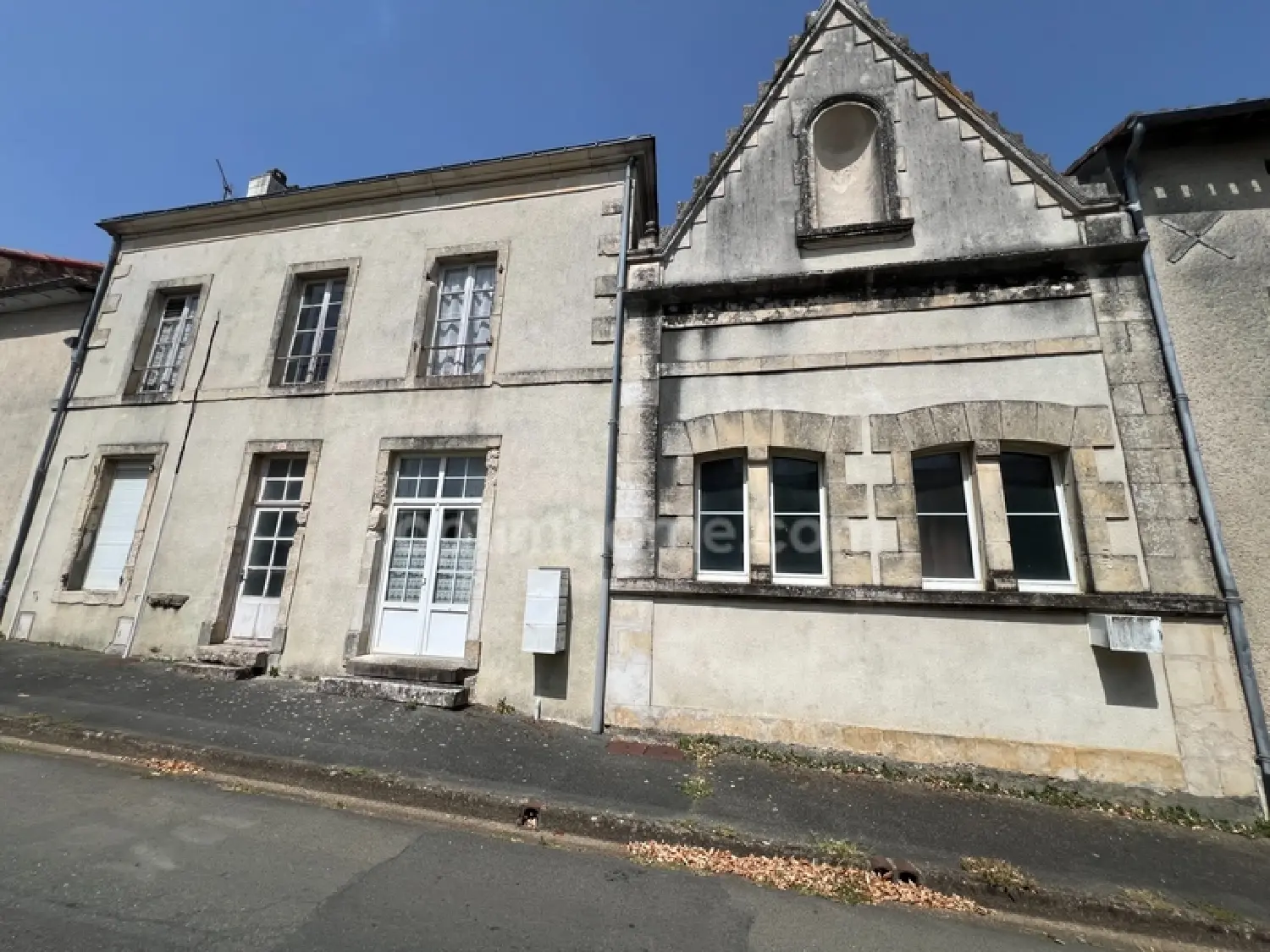  te koop stadshuis Chantonnay Vendée 1