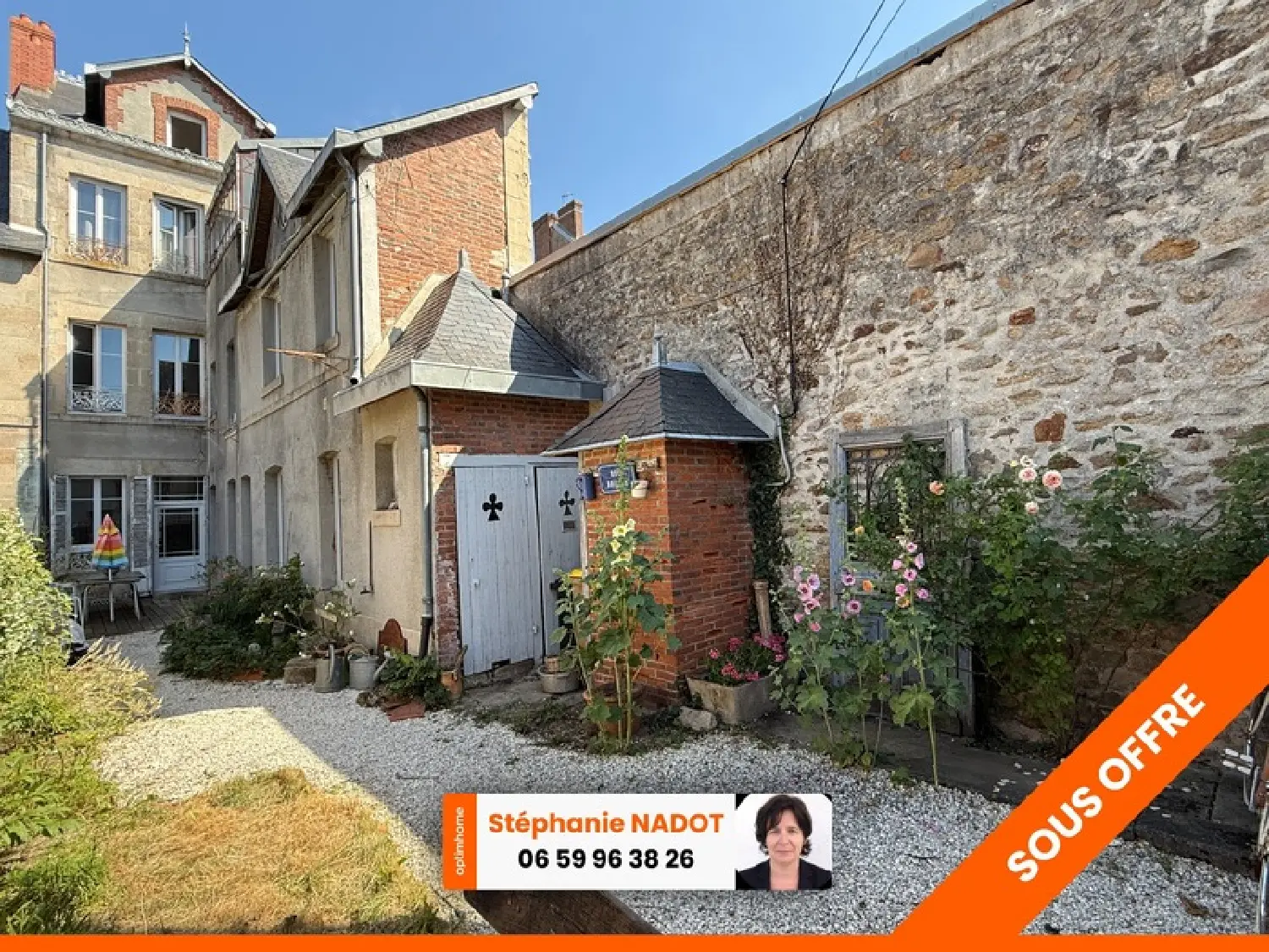  te koop stadshuis Dun-le-Palestel Creuse 1