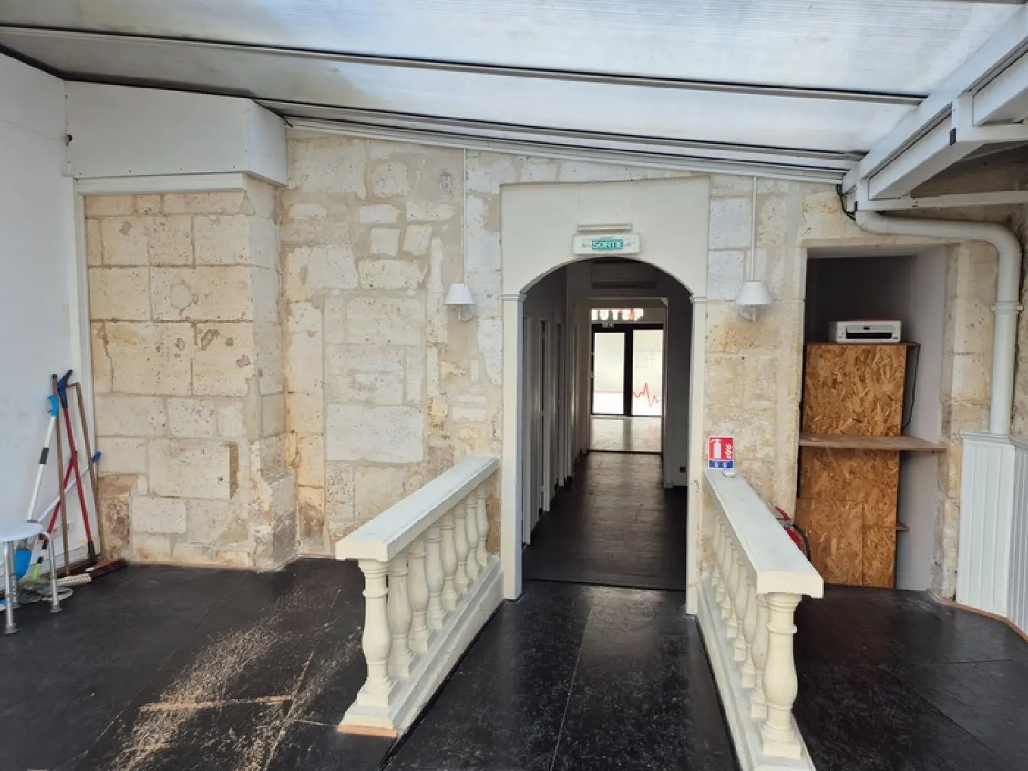  te koop bedrijfsruimte/ kantoor Angoulême Charente 8