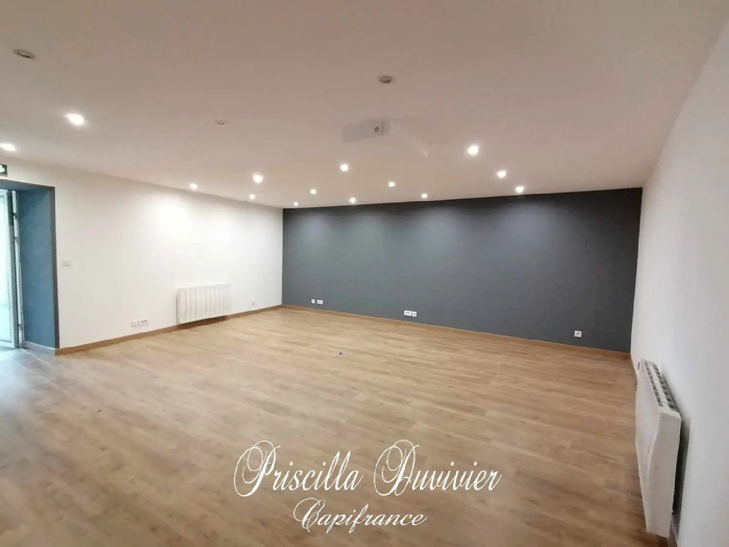  for sale commercial Berthecourt Oise 1