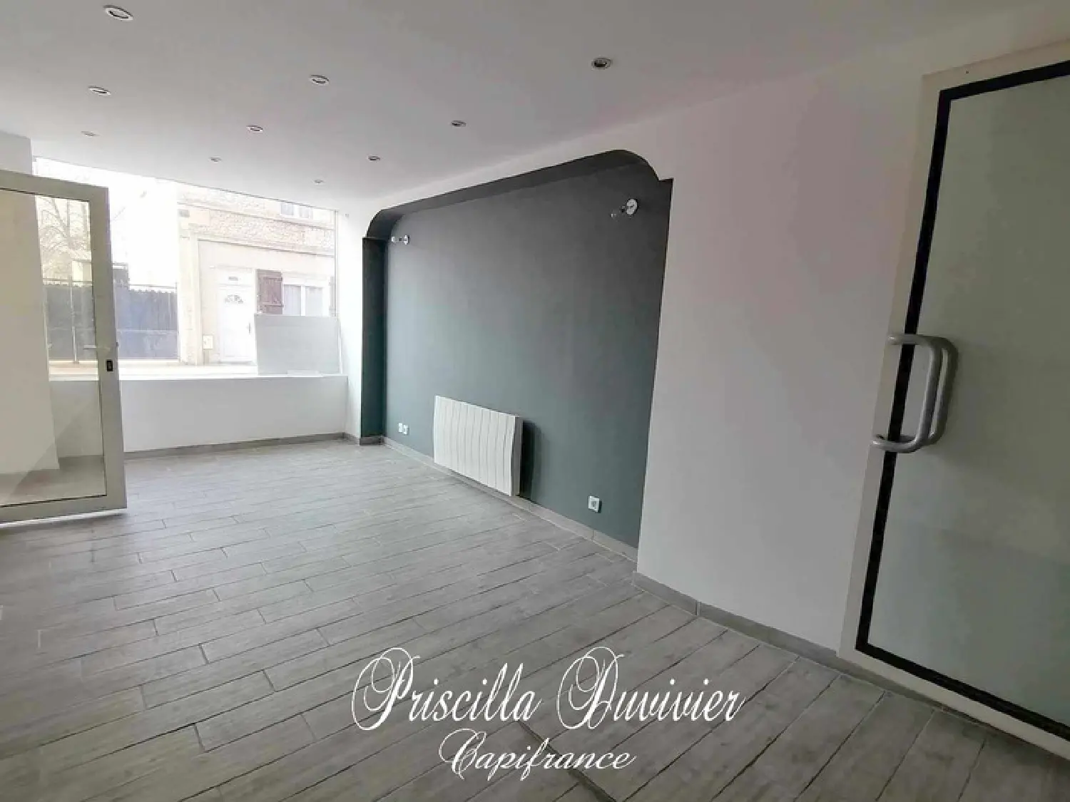  for sale commercial Berthecourt Oise 2