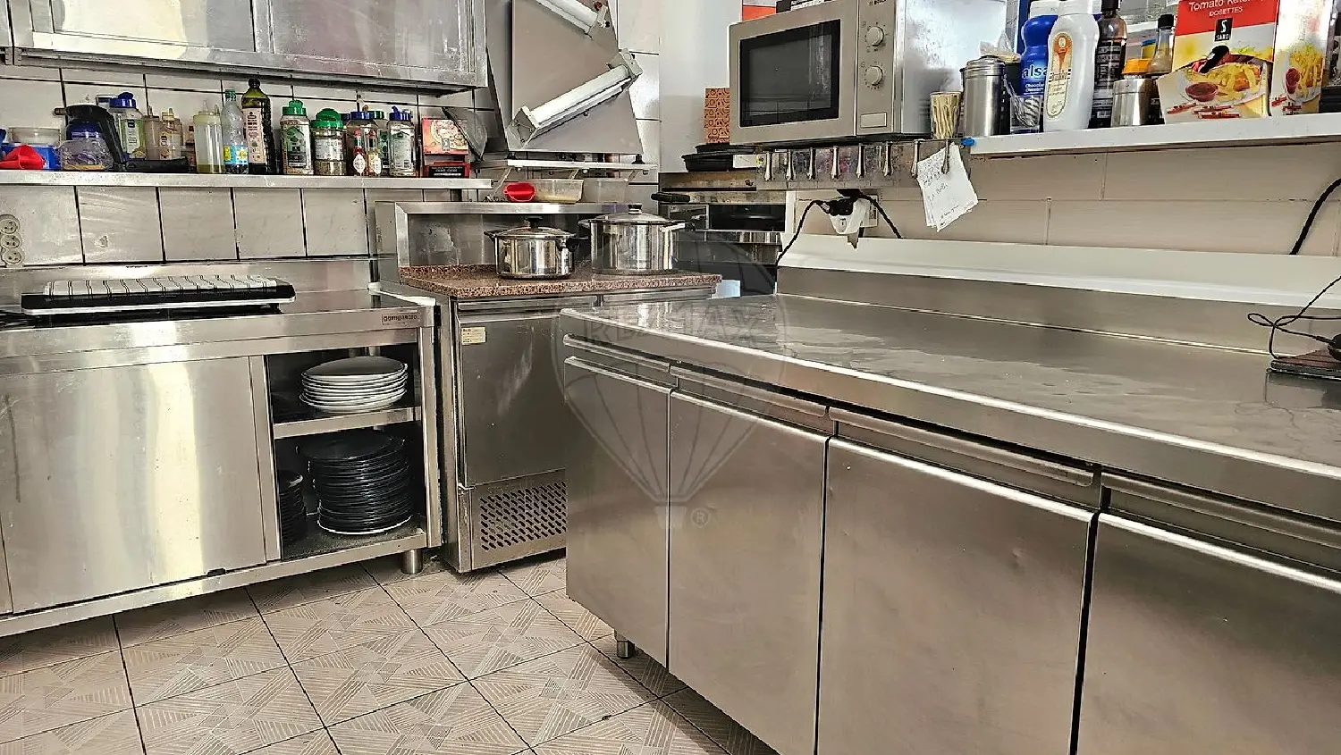  te koop bedrijfsruimte/ kantoor Sainte-Marie-la-Mer Pyrénées-Orientales 1