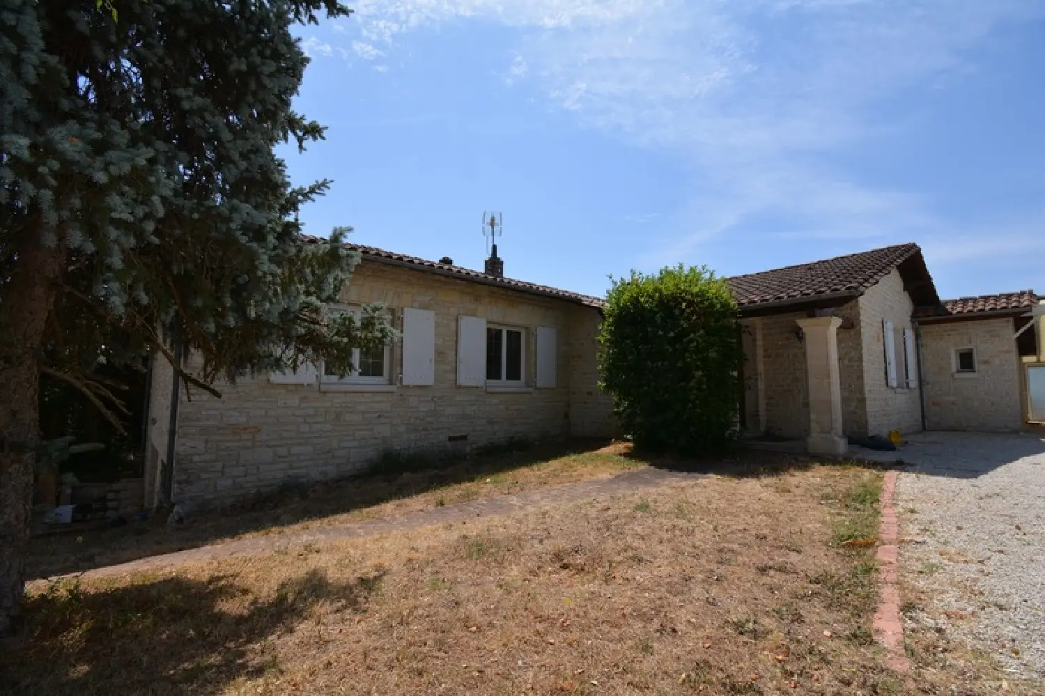 te koop landgoed La Rochefoucauld Charente 2