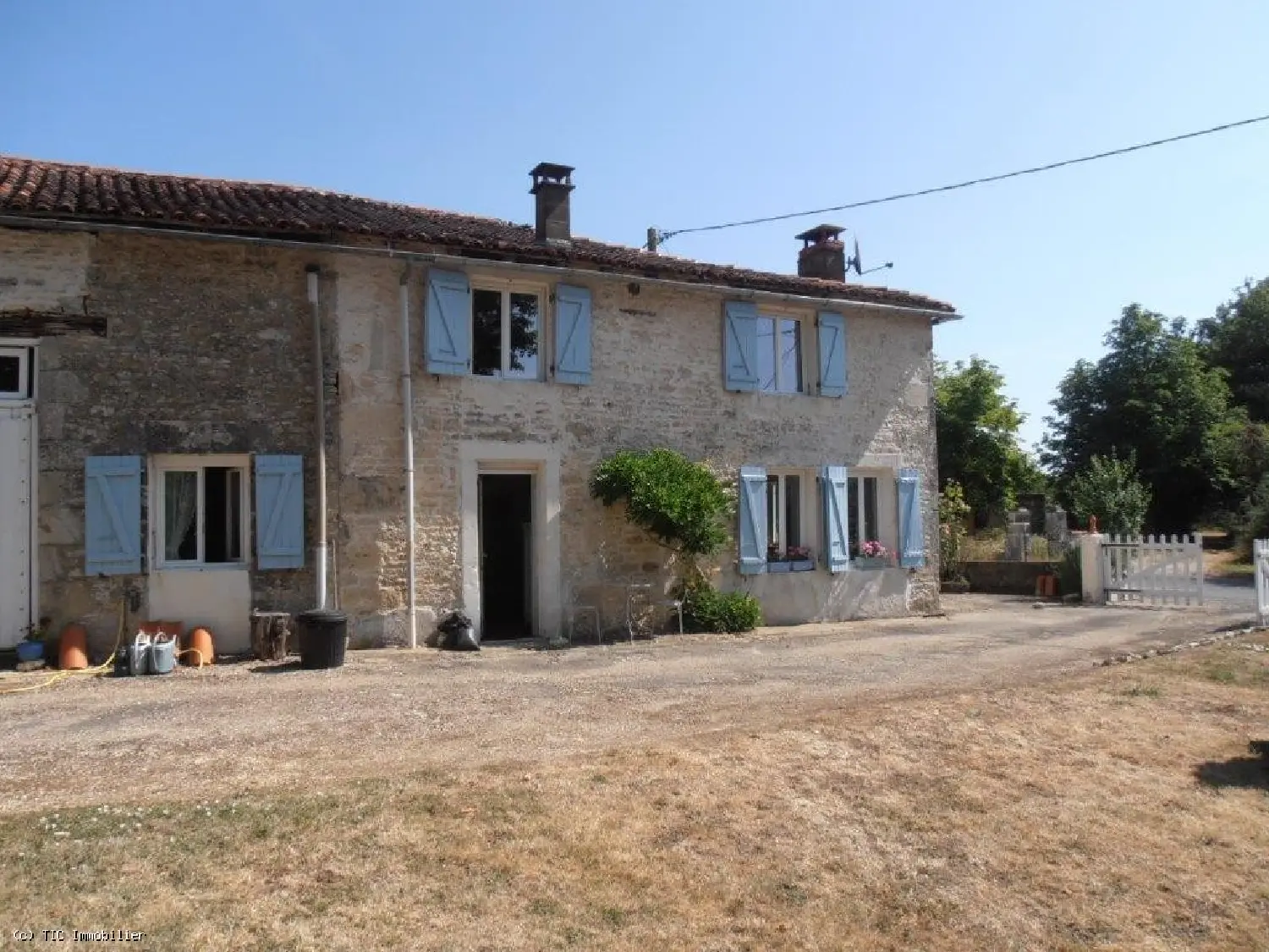  à vendre maison Champagne-Mouton Charente 2