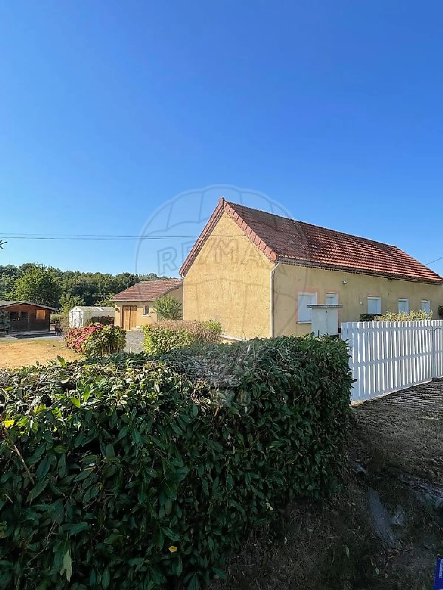  te koop huis Charrin Nièvre 2