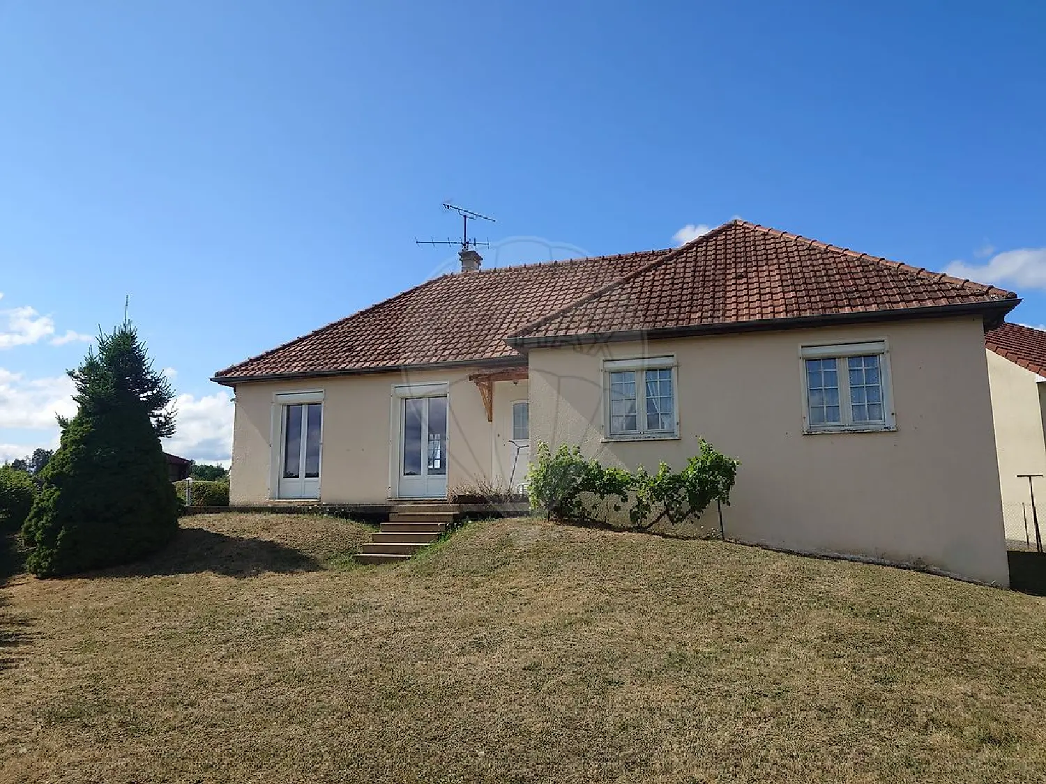  te koop huis Issy-l'Évêque Saône-et-Loire 1