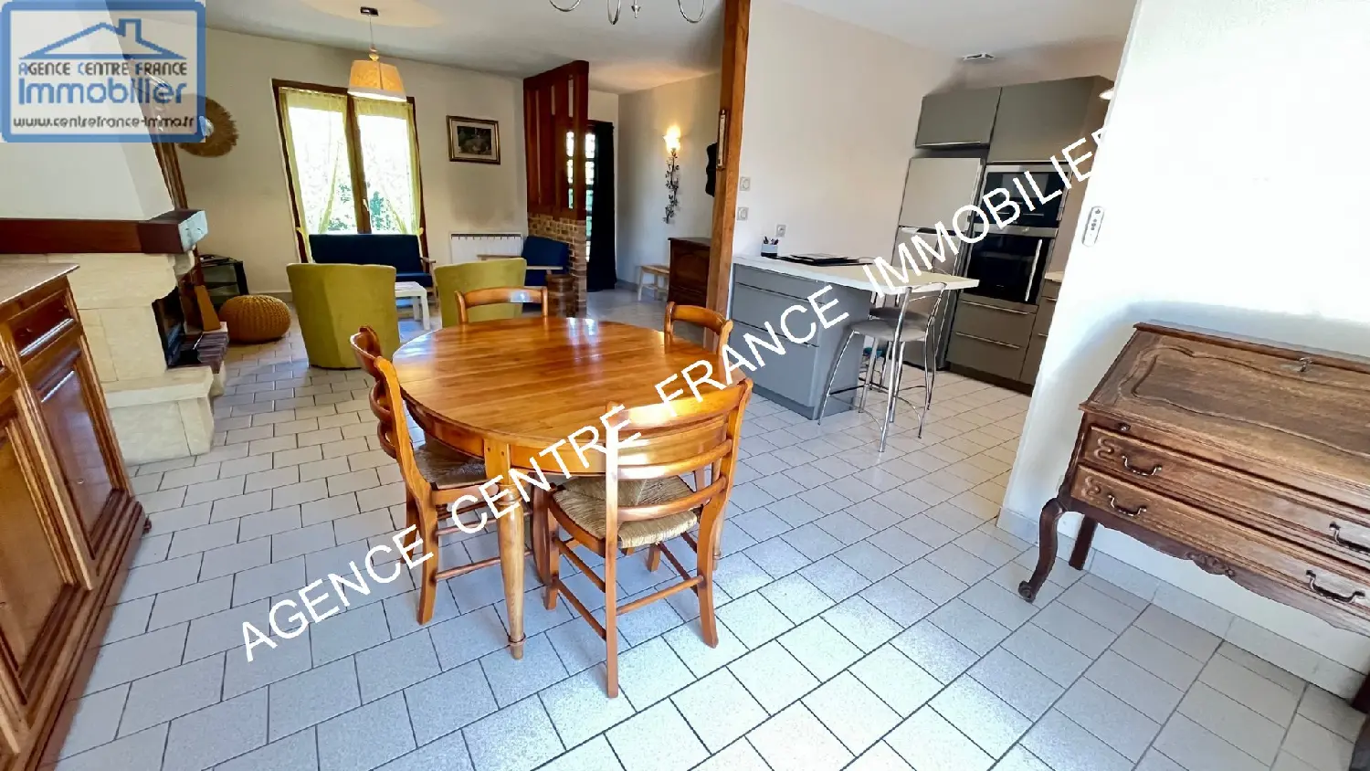 te koop huis La Chapelle-Saint-Ursin Cher 2