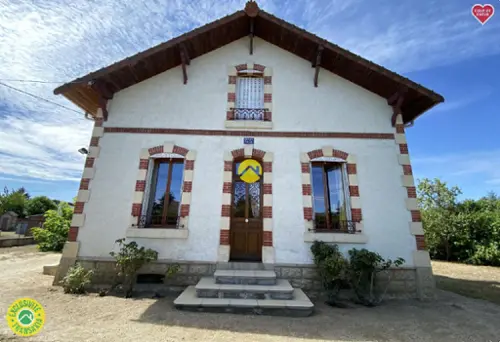 La Guerche-sur-l'Aubois Cher casa foto